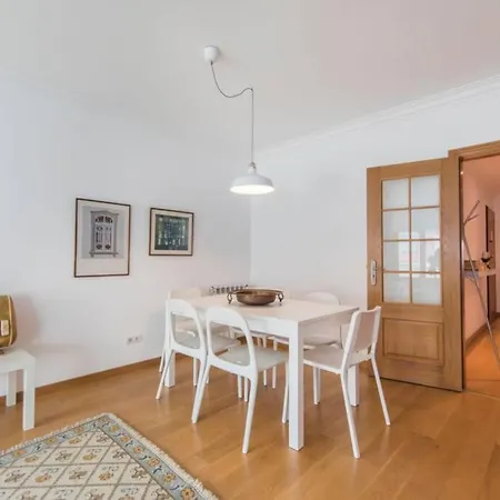 2 Bedroom With Garage Family Wonder * Лиссабон