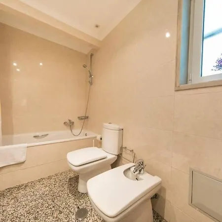 2 Bedroom With Garage Family Wonder Апартаменты