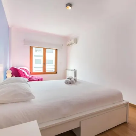 2 Bedroom With Garage Family Wonder Лиссабон