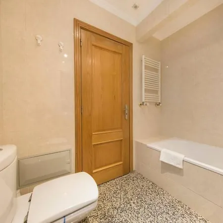 Апартаменты 2 Bedroom With Garage Family Wonder Лиссабон