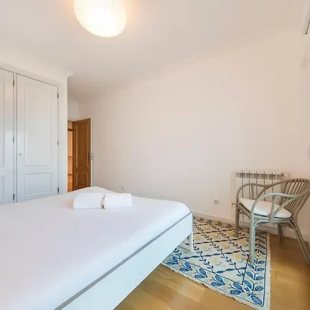 2 Bedroom With Garage Family Wonder Лиссабон