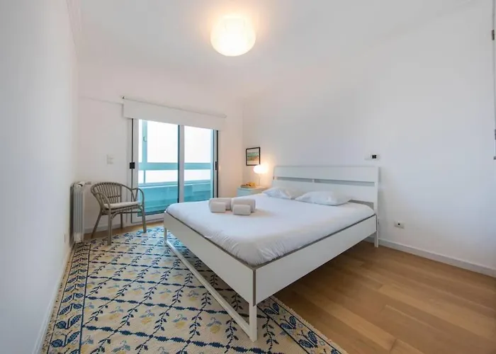 דירה 2 Bedroom With Garage Family Wonder ליסבון
