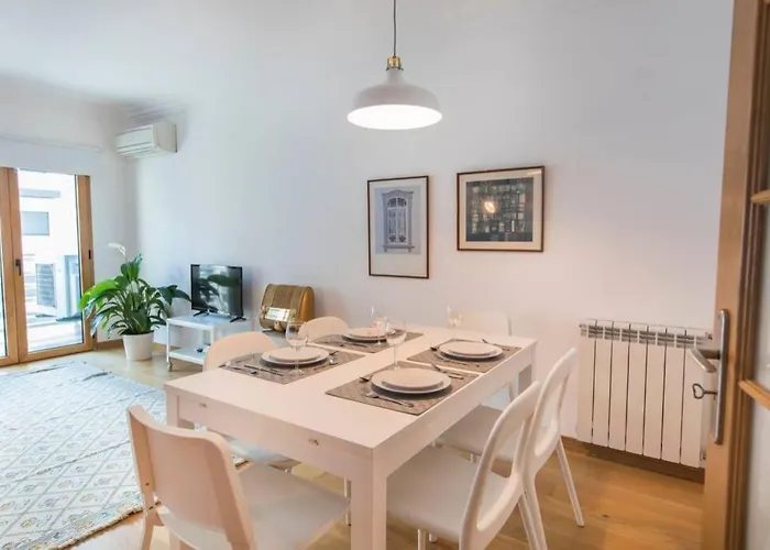 2 Bedroom With Garage Family Wonder Апартаменты