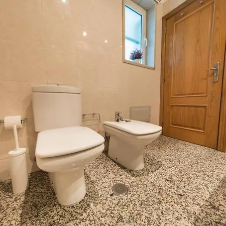 2 Bedroom With Garage Family Wonder דירה ליסבון
